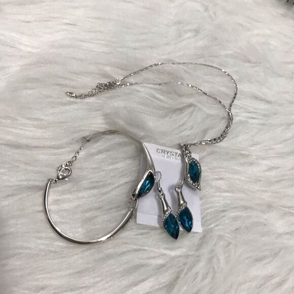 DELETING SOON Blue Rhinestone Bracelet Necklace Earrings Jewelry Set Bangle - Picture 2 of 7
